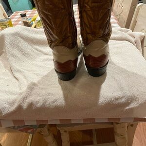 Western boots, used but nice